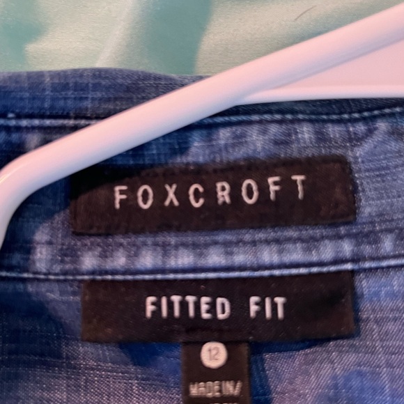 Women’s light jean jacket button up - Picture 2 of 3